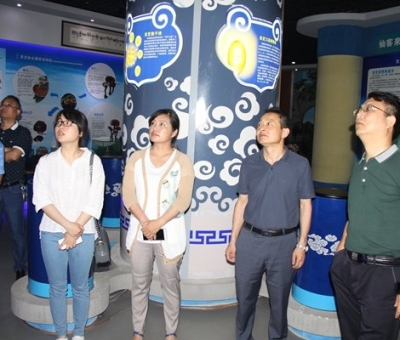 江西省省委宣傳部文化產(chǎn)業(yè)改革處張長(zhǎng)山處長(zhǎng)蒞臨仙客來(lái)公司調(diào)研