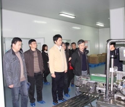 食藥監(jiān)管?chē)?guó)家總局及省、市、縣局領(lǐng)導(dǎo)蒞臨仙客來(lái)調(diào)研