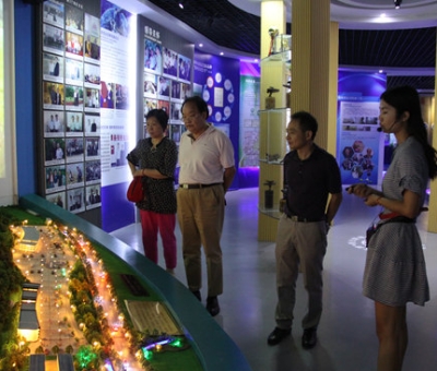 上海科學(xué)技術(shù)文獻(xiàn)出版社胡德仁主任蒞臨仙客來公司考察