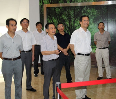 江西省科技廳副廳長(zhǎng)羅瑩一行蒞臨仙客來(lái)公司考察省級(jí)工程技術(shù)研究開(kāi)發(fā)中心建設(shè)