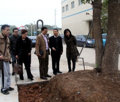 九江市人社局領導在仙客來公司調研人才工作