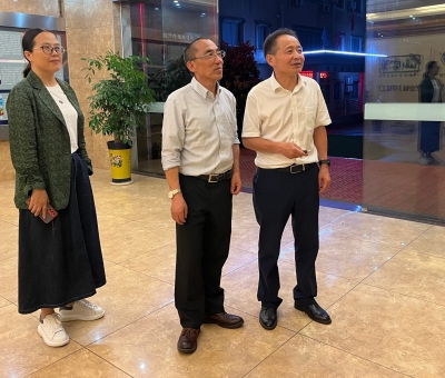 中國社會科學(xué)院世界宗教研究所研究員嘉木揚·凱朝等蒞臨仙客來參觀